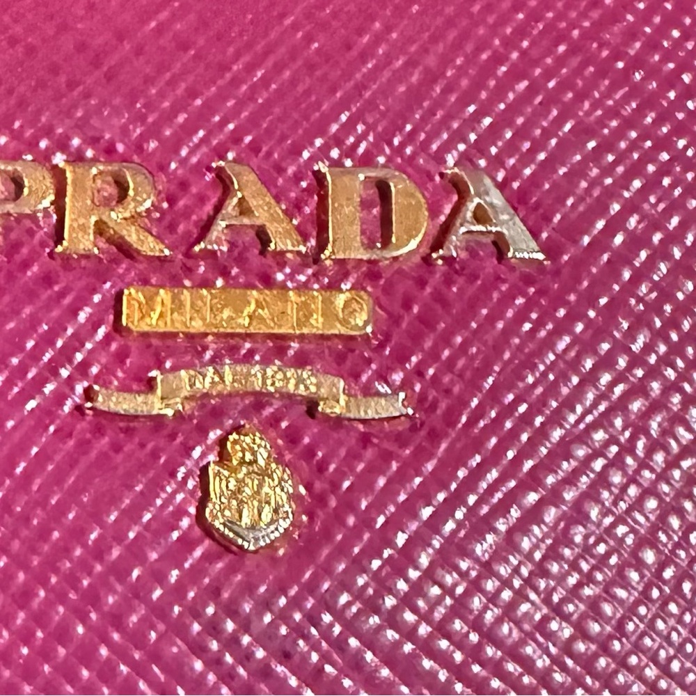 Prada with paperwork Prada Saffiano Metal Women's Dalia Wallet EUC - Picture 4 of 15